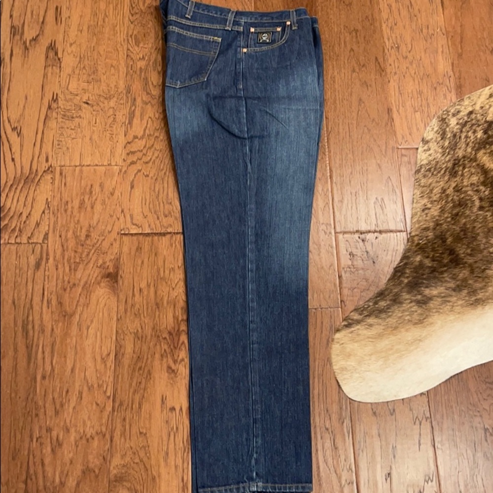 36x36. Cinch black label jeans.